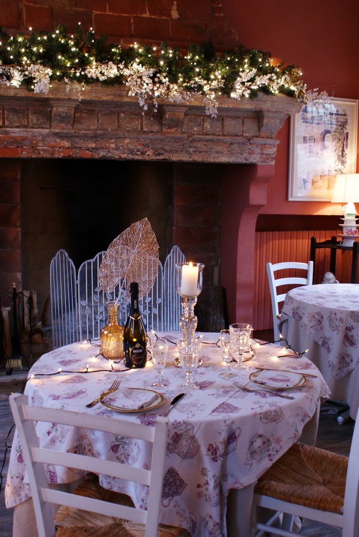 diy cozy chic christmas table