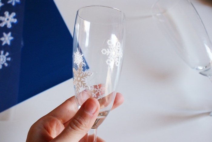 diy decorated flutes glasses christmas 