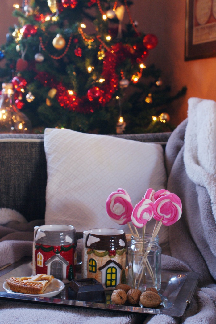 DIY FONDANT ICING LOLLIPOPS AND CANDIES: EASY, QUICK AND NO BAKE DESSERT RECIPE FOR CHRISTMAS