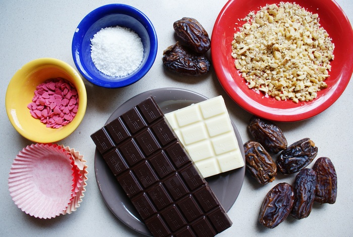 diy chocolate date pralines recipe