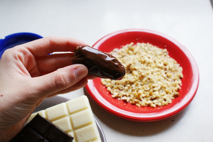 diy chocolate date pralines recipe