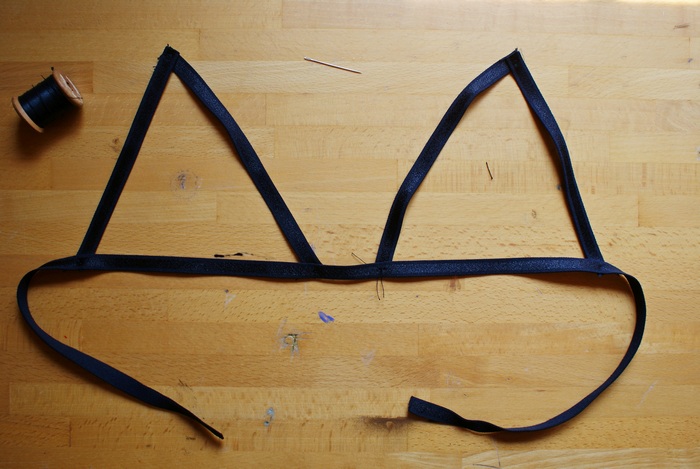 diy cut out lace bralette francinesplaceblog