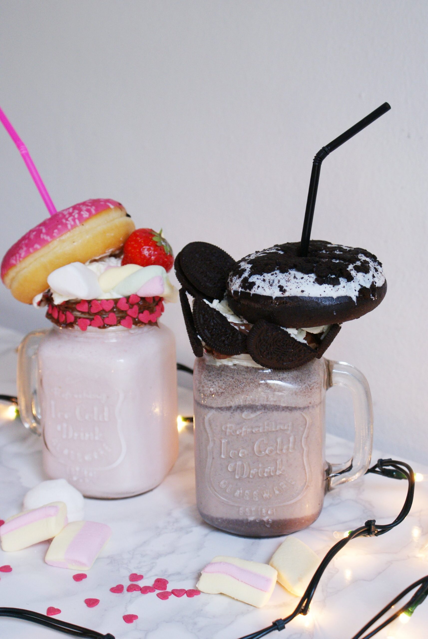 MARSHMALLOWS & OREO FREAKSHAKES RECIPE: THE EASIEST AND MOST DELICIOUS DESSERT IDEA