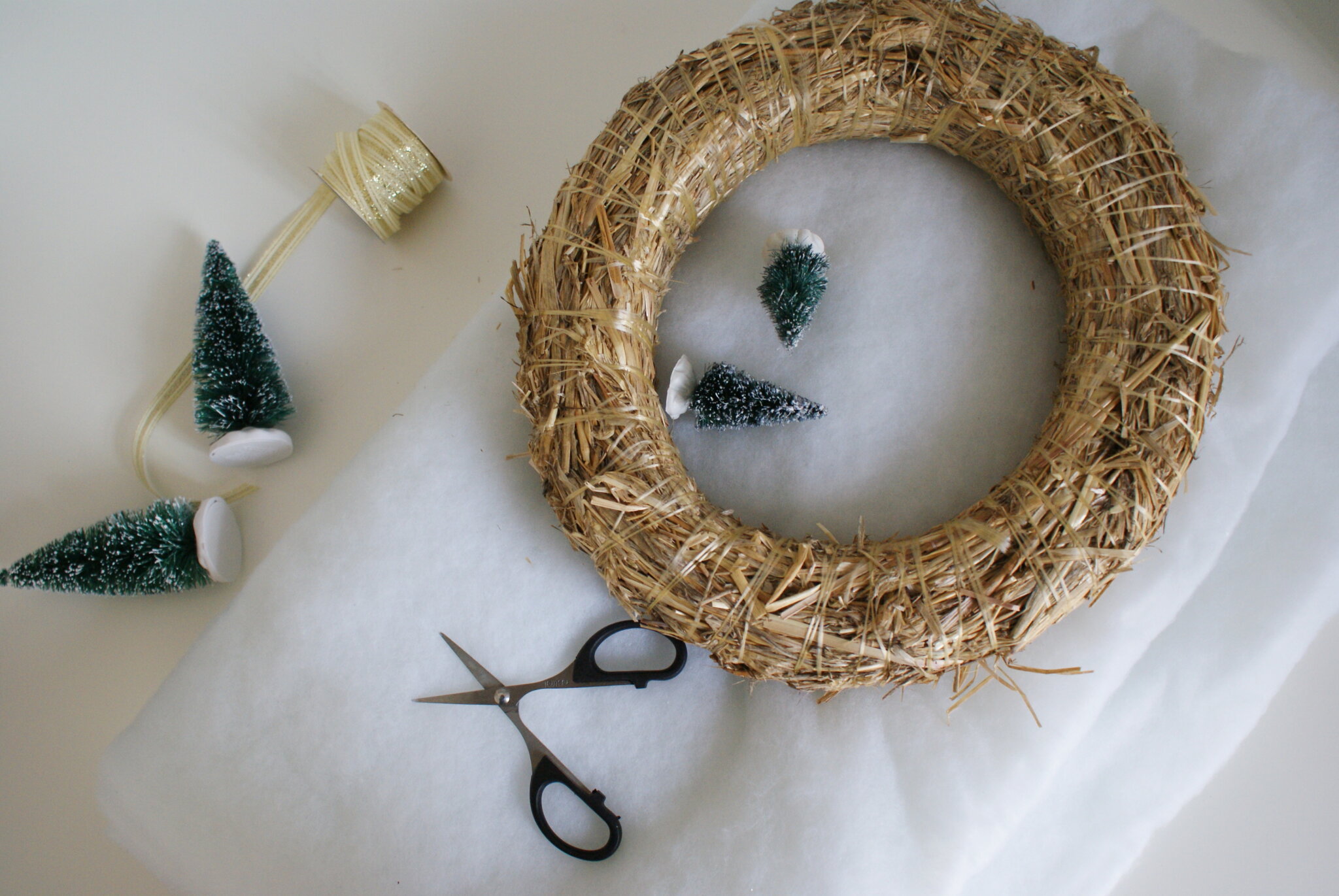 diy cotton snow wreath christmas handmade winter miniature tutorial easy decor idea home