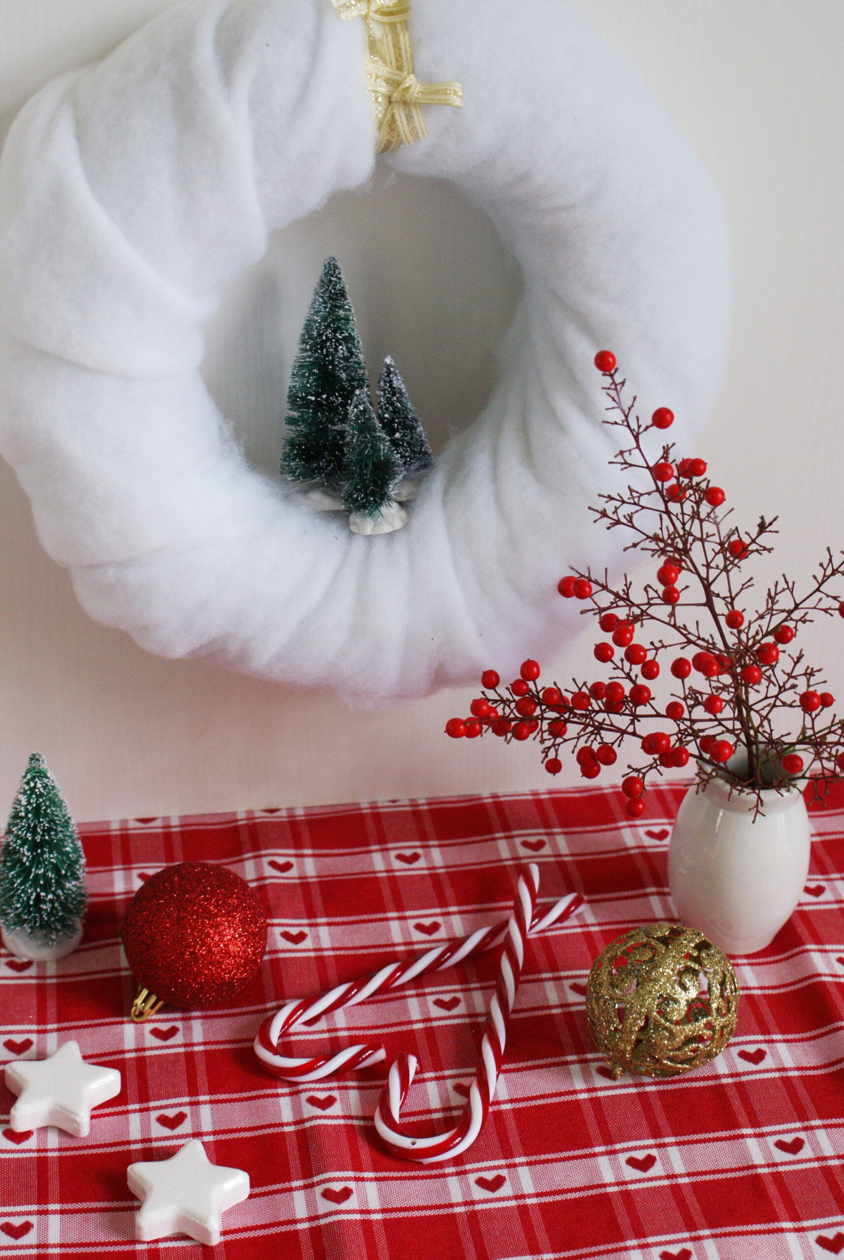 diy cotton snow wreath christmas handmade winter miniature tutorial easy decor idea hanging