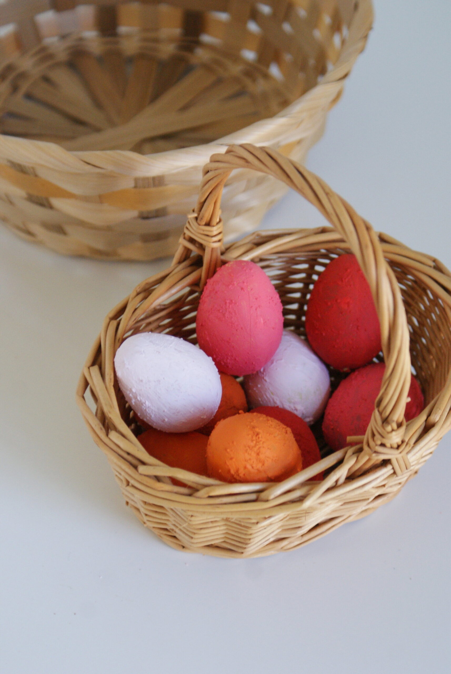 LAST MINUTE DIY TERRACOTTA EASTER EGGS DECORATION (WITH HOMEMADE PAINT)