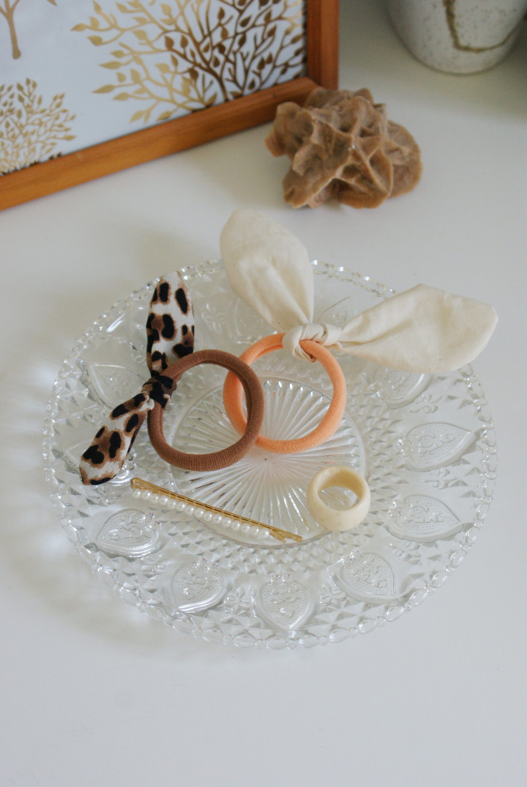 diy bunny ear bow knot hair ties scrunchies tutorial how make home sewing easy handmade project francinesplaceblog