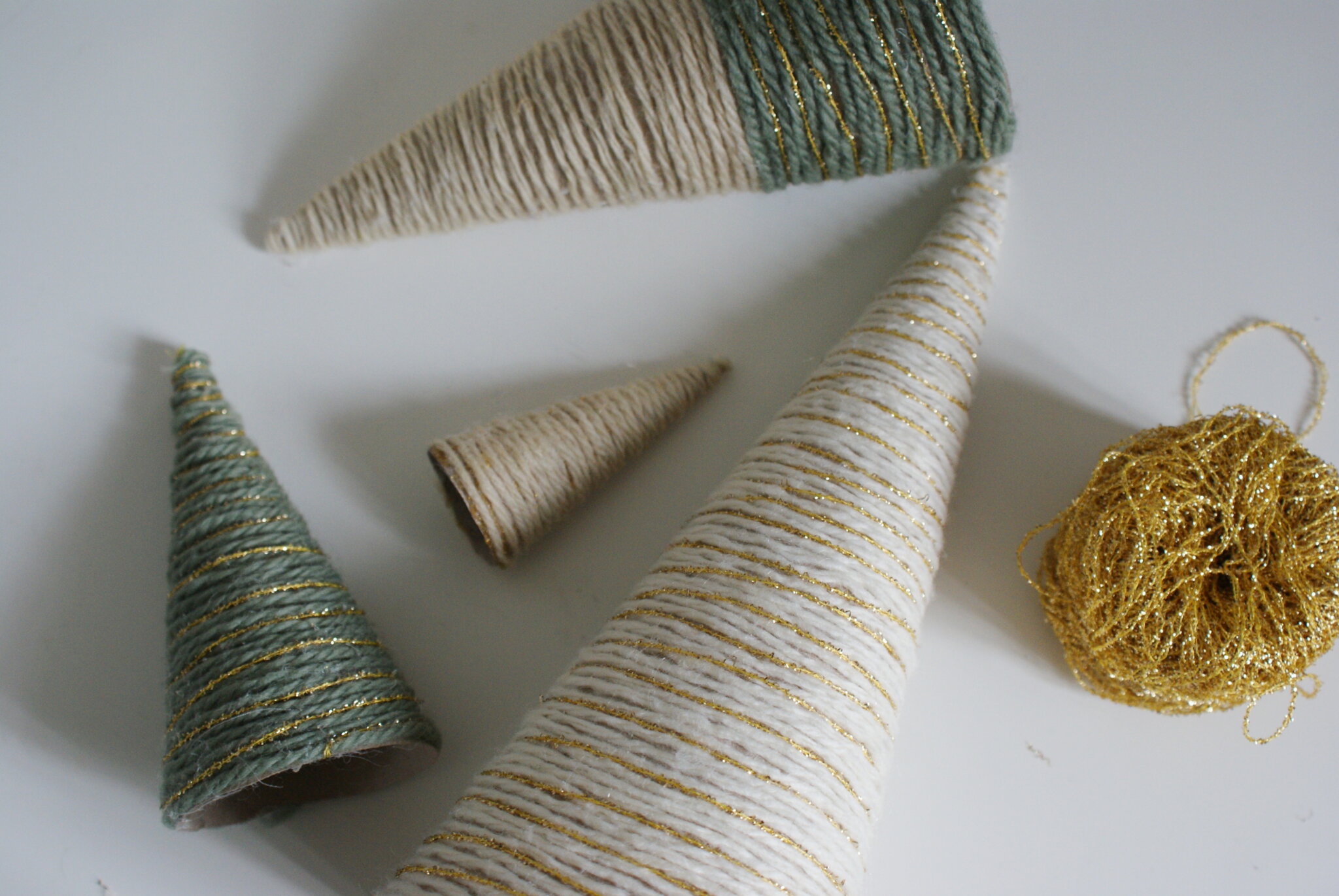diy yarn christmas tree wool wrapped easy quick simple last minute decoration idea francinesplaceblog sizes