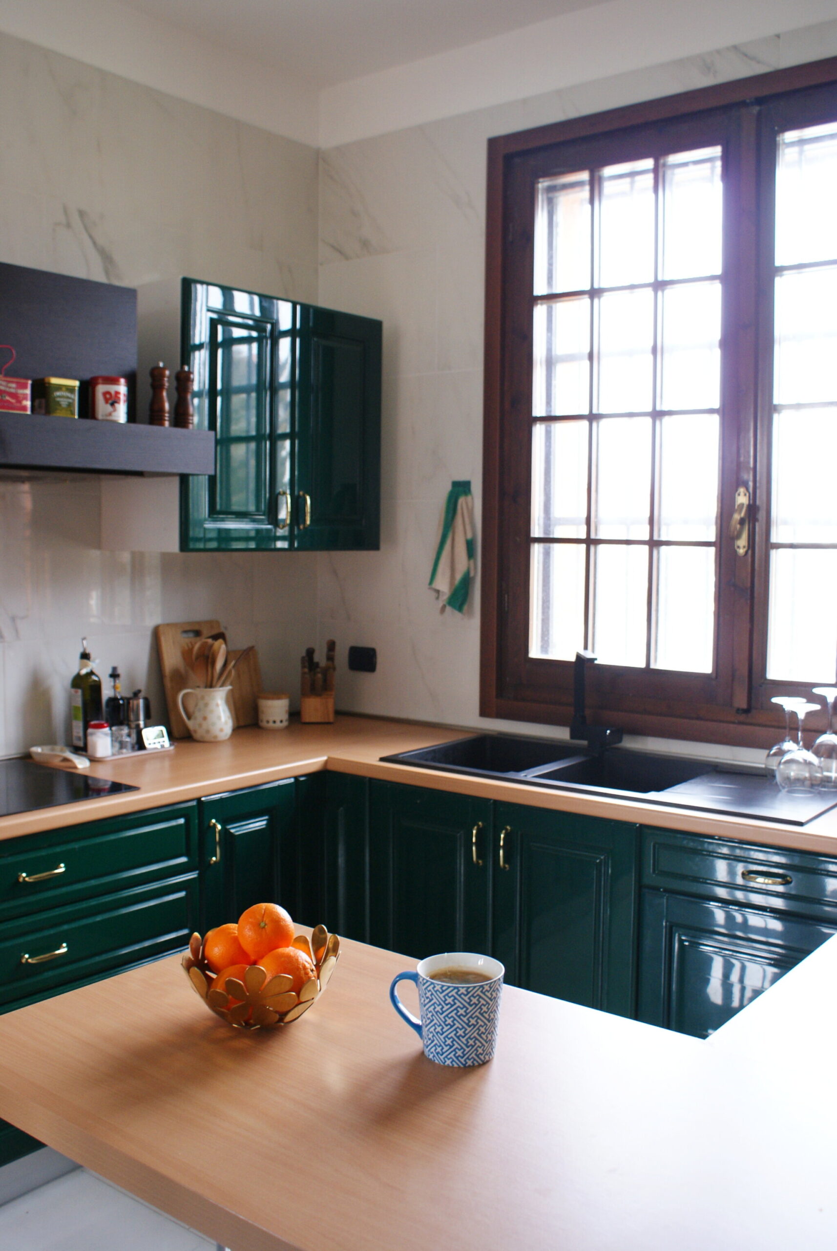 HOW TO DECLUTTER AND ORGANIZE YOUR KITCHEN TO GET A MINIMALIST SPACE IN ONE DAY!