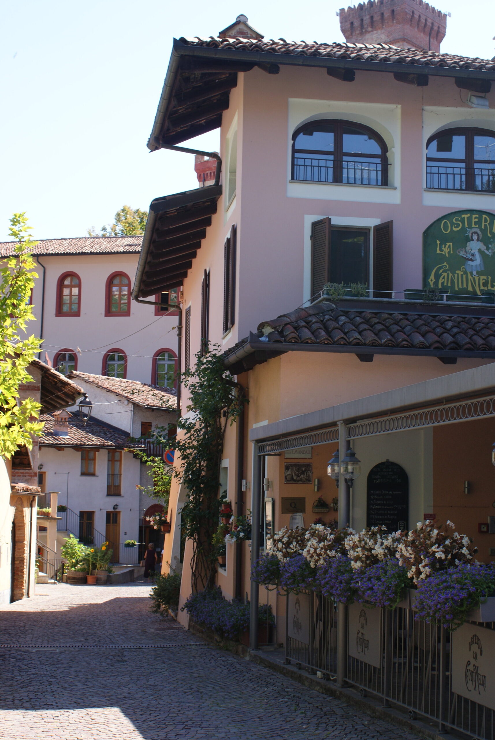 monferrato travel guide piemonte italy piedmont tips eat see do guida viaggio vedere mangiare fare turismo tourism trip francinesplaceblog barolo