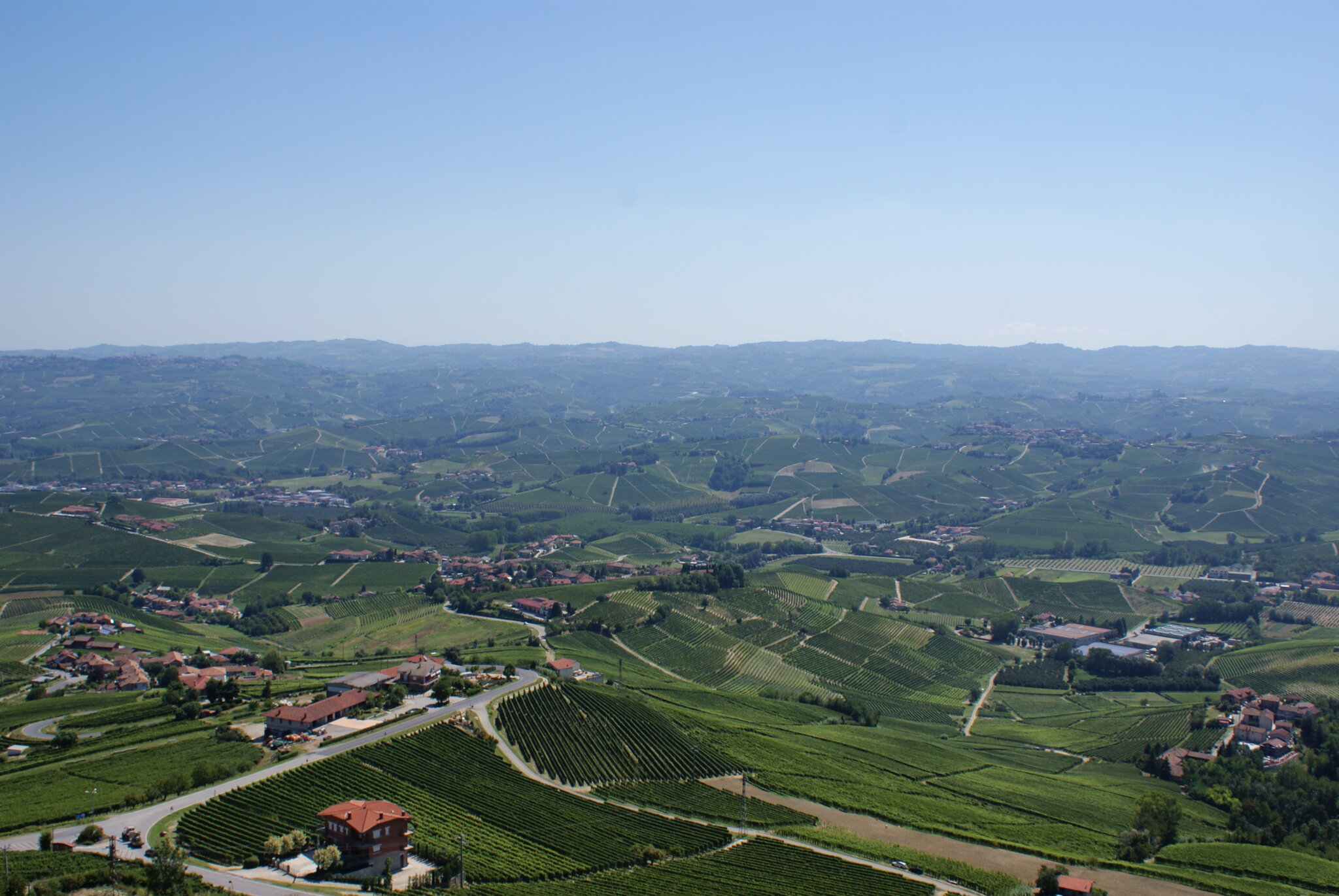 monferrato travel guide piemonte italy piedmont tips eat see do guida viaggio vedere mangiare fare turismo tourism trip francinesplaceblog la morra view