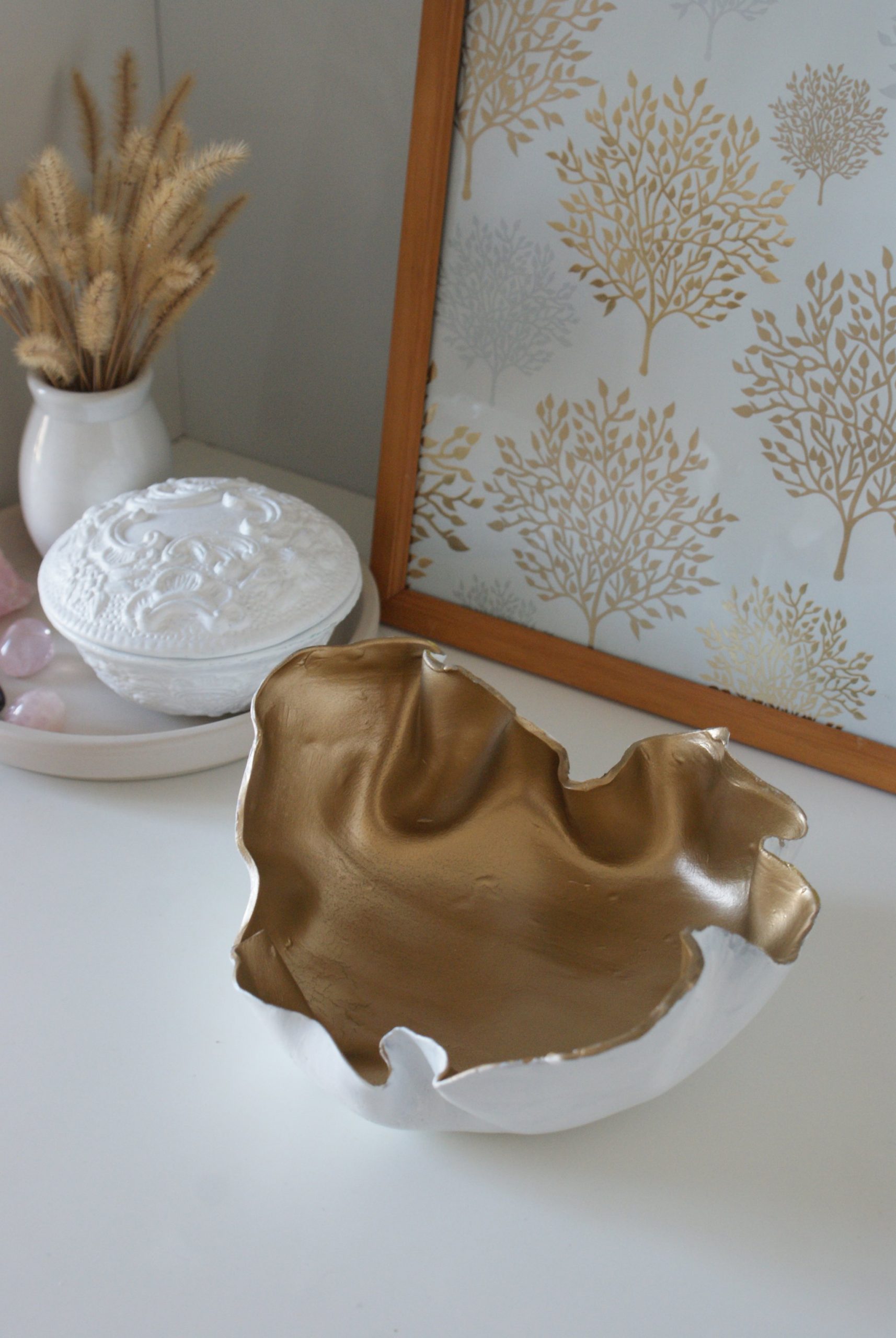 HOW TO MAKE A DIY AIR DRY CLAY GOLD AND WHITE PAINTED BOWL